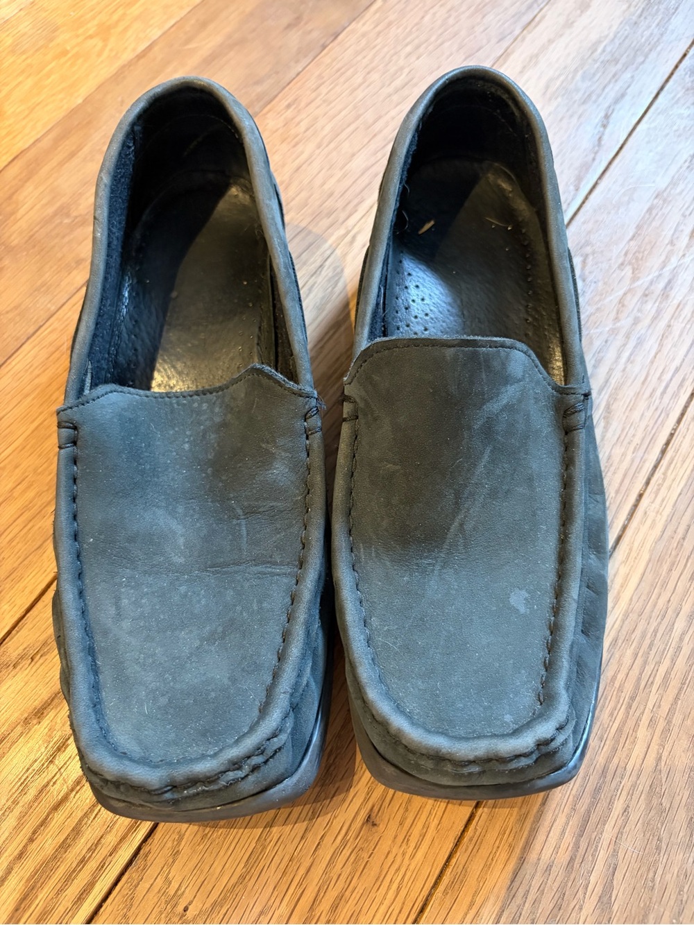 Women’s L.L. Bean Suede Loafers. Dark navy. 8